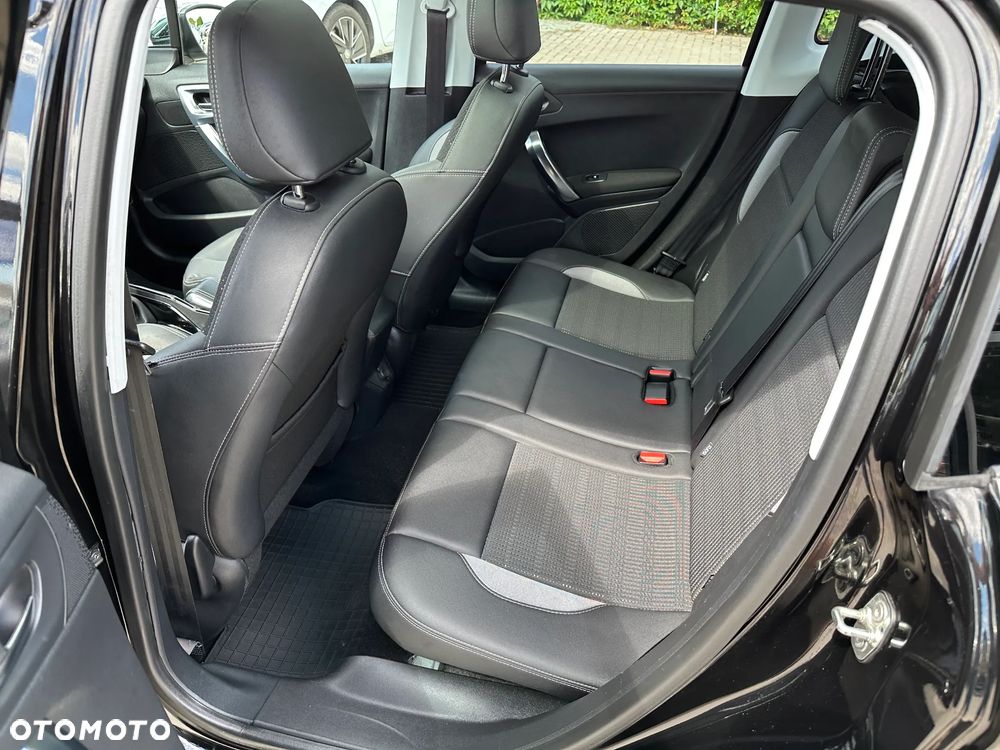 Peugeot 2008 - 23