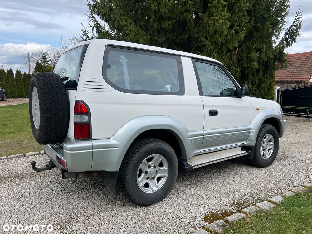 Toyota Land Cruiser - 7