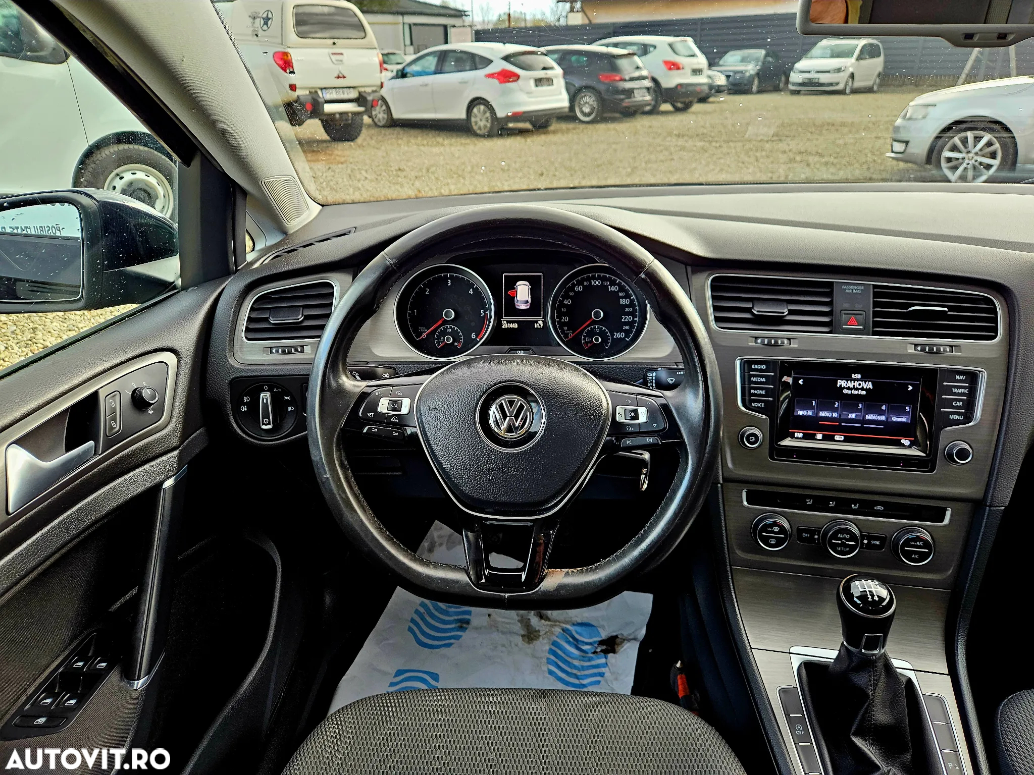 Volkswagen Golf 1.6 TDI BMT Comfortline - 12