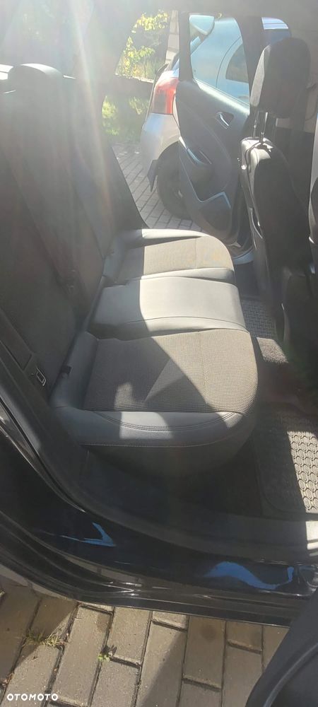 Opel Astra IV Sports Tourer 12-16 - 19