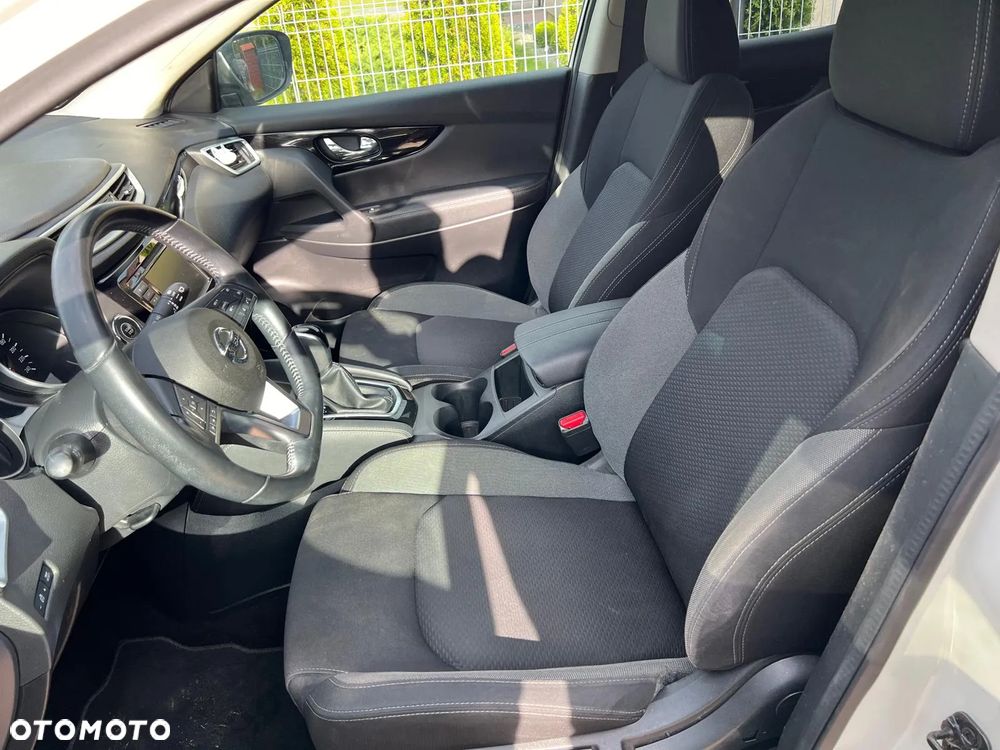 Nissan Qashqai 1.5 dCi DCT TEKNA - 10