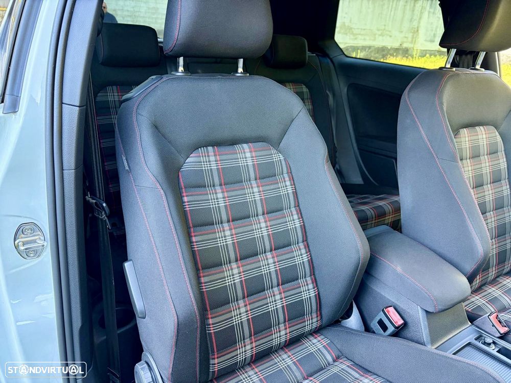 VW Golf 2.0 TSi GTi Performance - 34