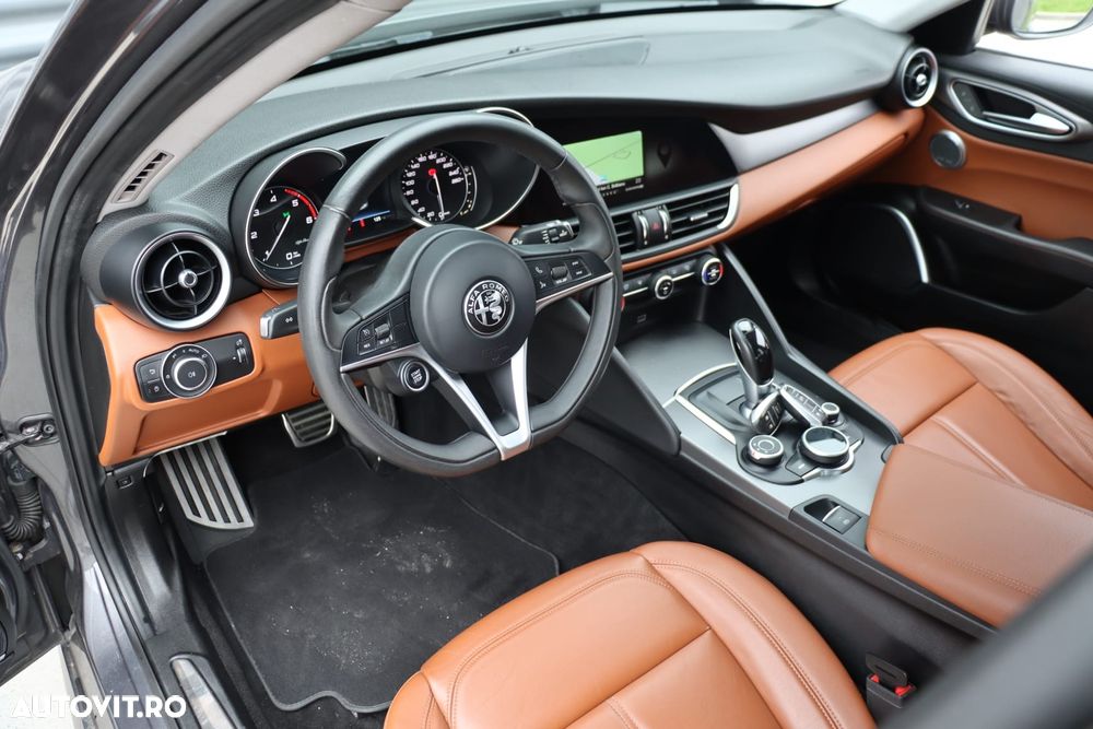 Alfa Romeo Giulia 2.2 Diesel AT8-Q4 Tributo Italiano - 13
