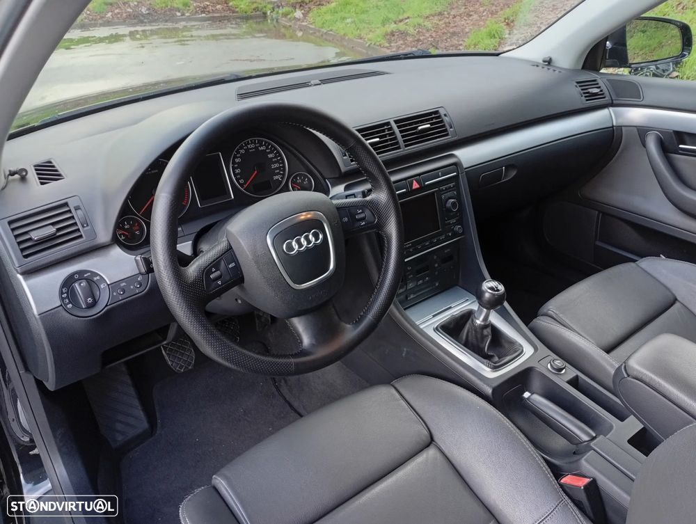 Audi A4 2.0 TDI S-line - 8