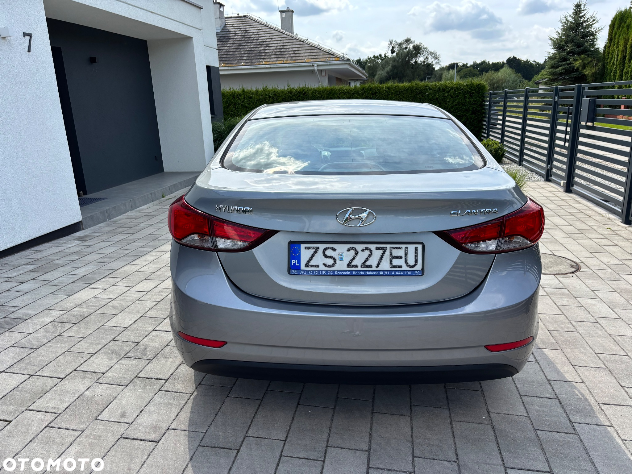 Hyundai Elantra 1.6 Comfort - 8