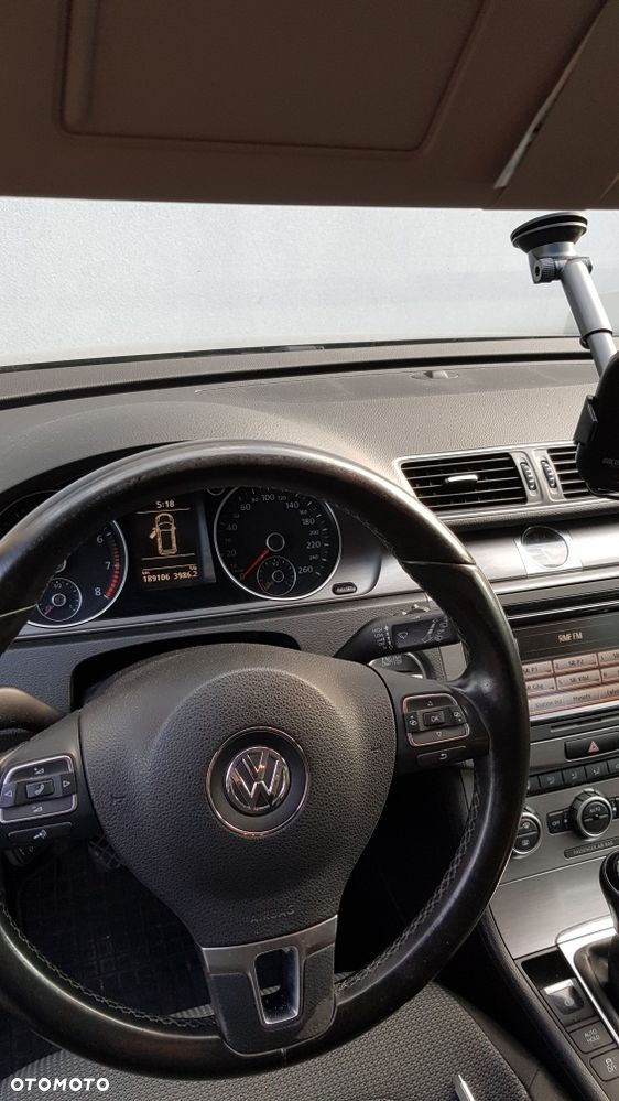 Volkswagen Passat - 7