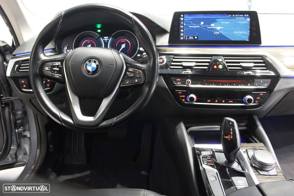 BMW 530 e iPerformance Line Luxury - 17