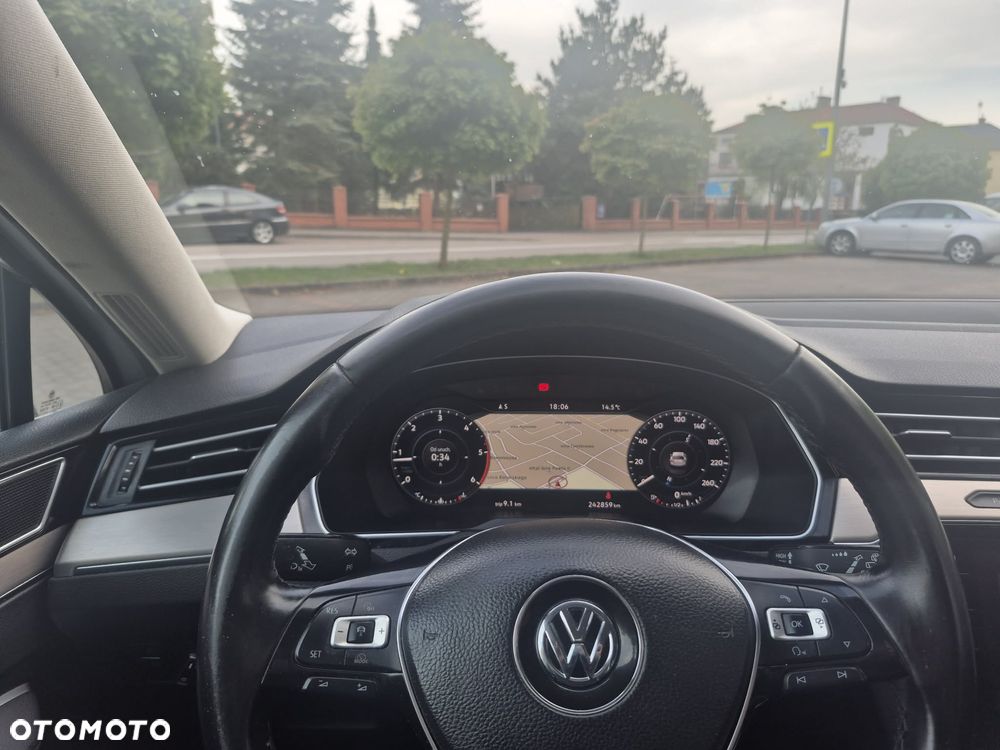 Volkswagen Passat 2.0 TDI (BlueMotion Technology) Highline - 10