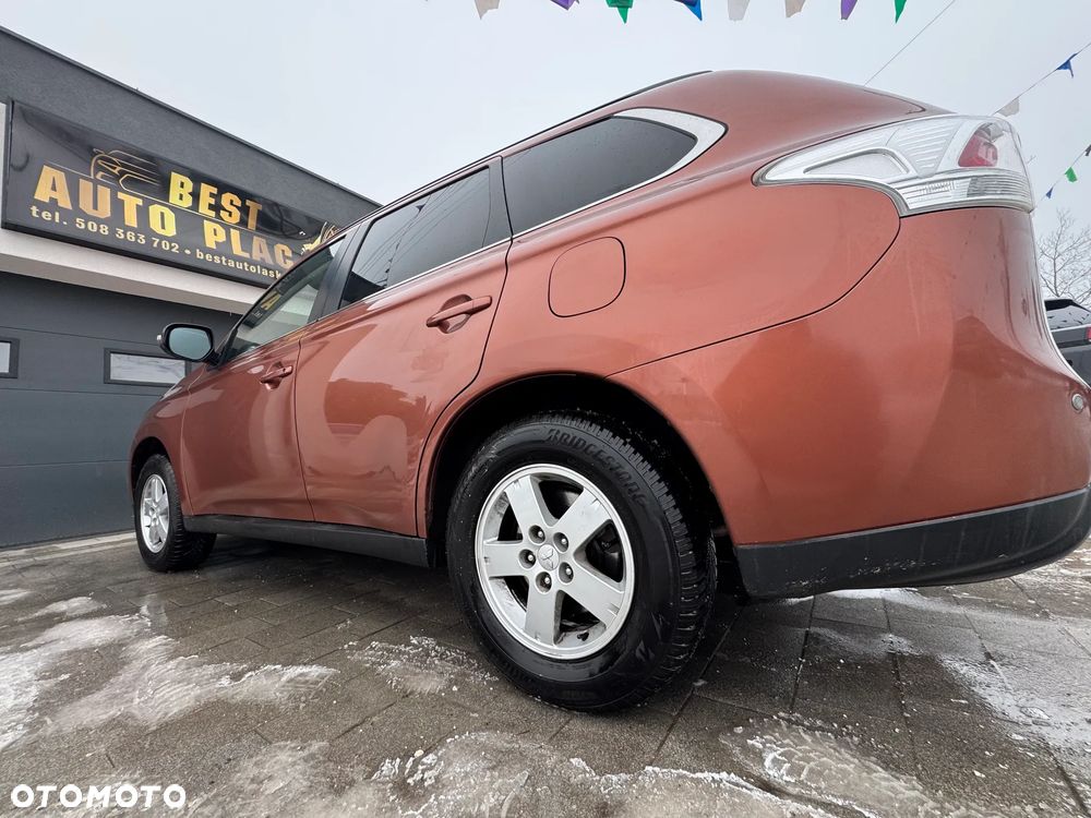 Mitsubishi Outlander ver-2-0-invite-plus-2wd - 4