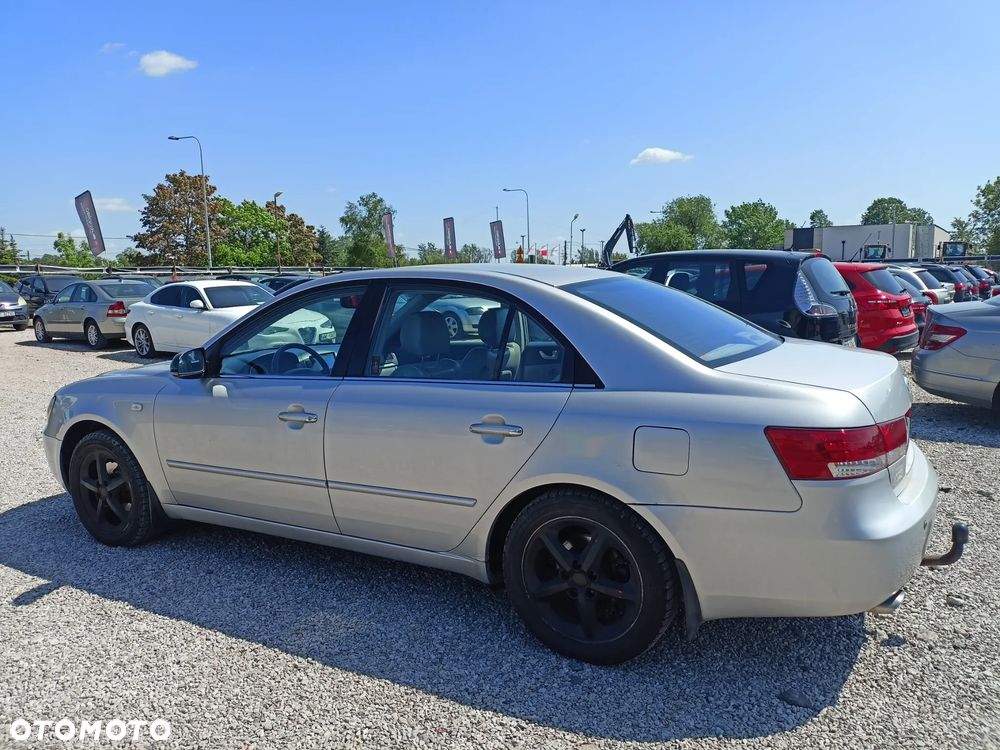 Hyundai Sonata - 3