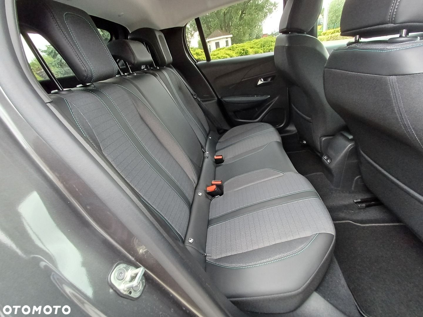Peugeot 208 1.2 PureTech Allure Pack S&S EAT8 - 29
