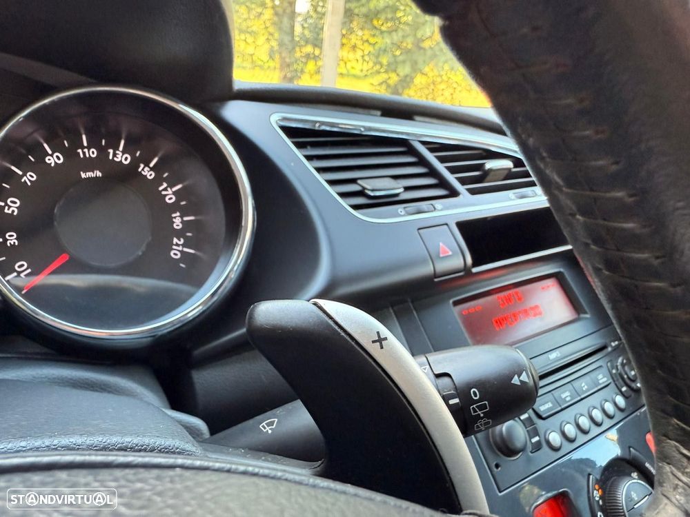 Peugeot 3008 1.6 HDi Executive CMP6 - 14