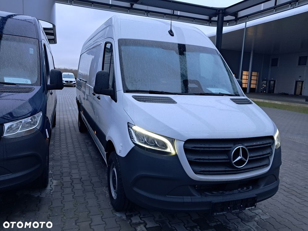Mercedes-Benz Sprinter - 2