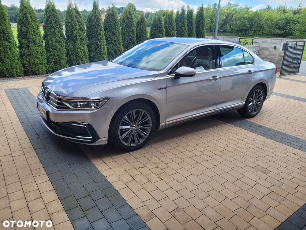 Volkswagen Passat - 2