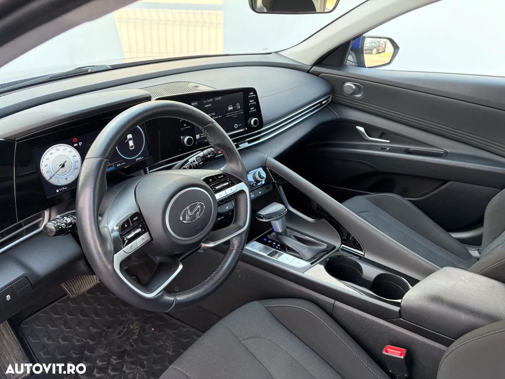 Hyundai Elantra 1.6 l 123 CP CVT Exclusive - 8