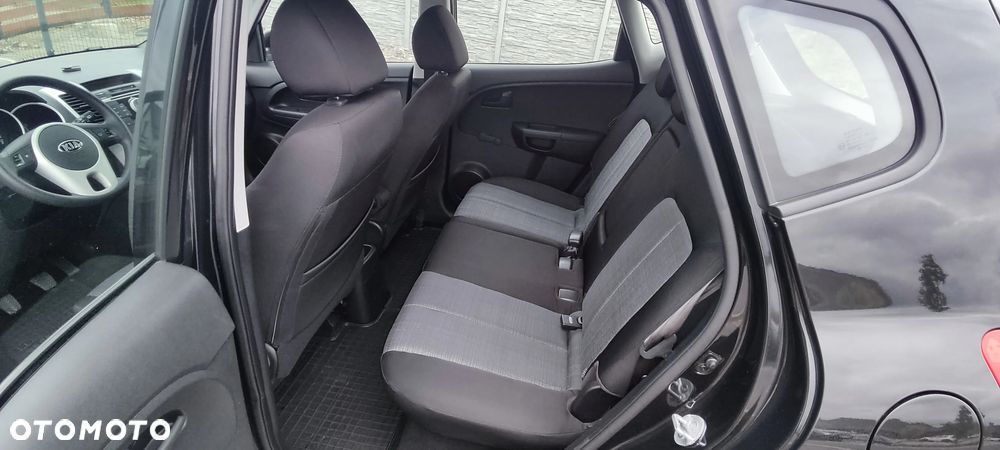 Kia Venga 1.4 CVVT Attract - 25