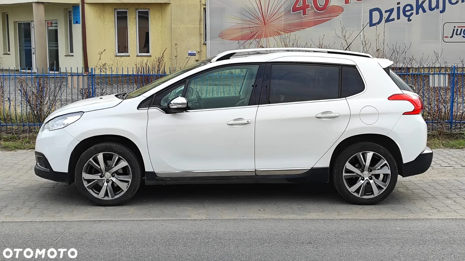 Peugeot 2008 1.6 e-HDi Allure S&S - 5