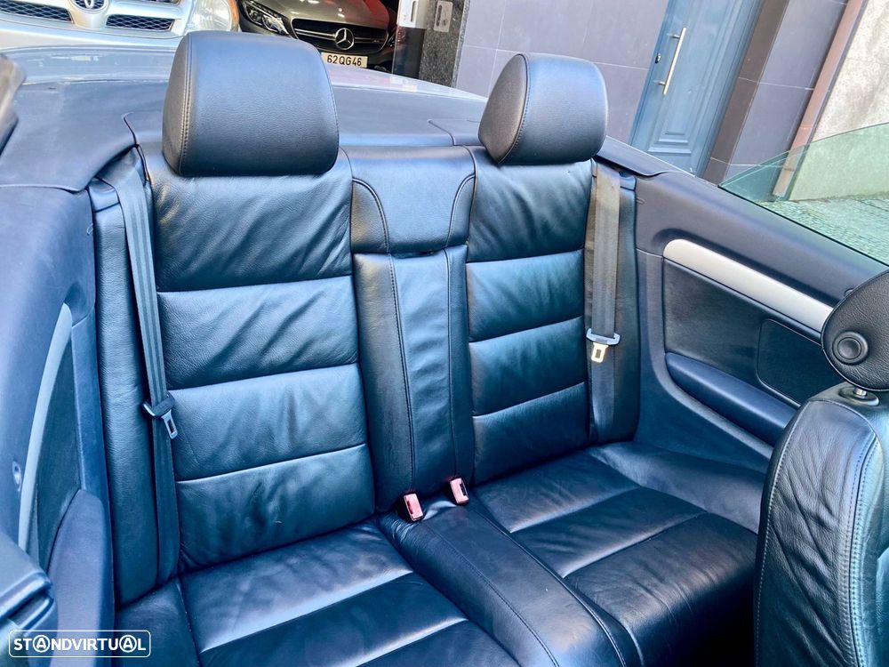 Audi A4 Cabrio 2.5 TDI S-line - 23