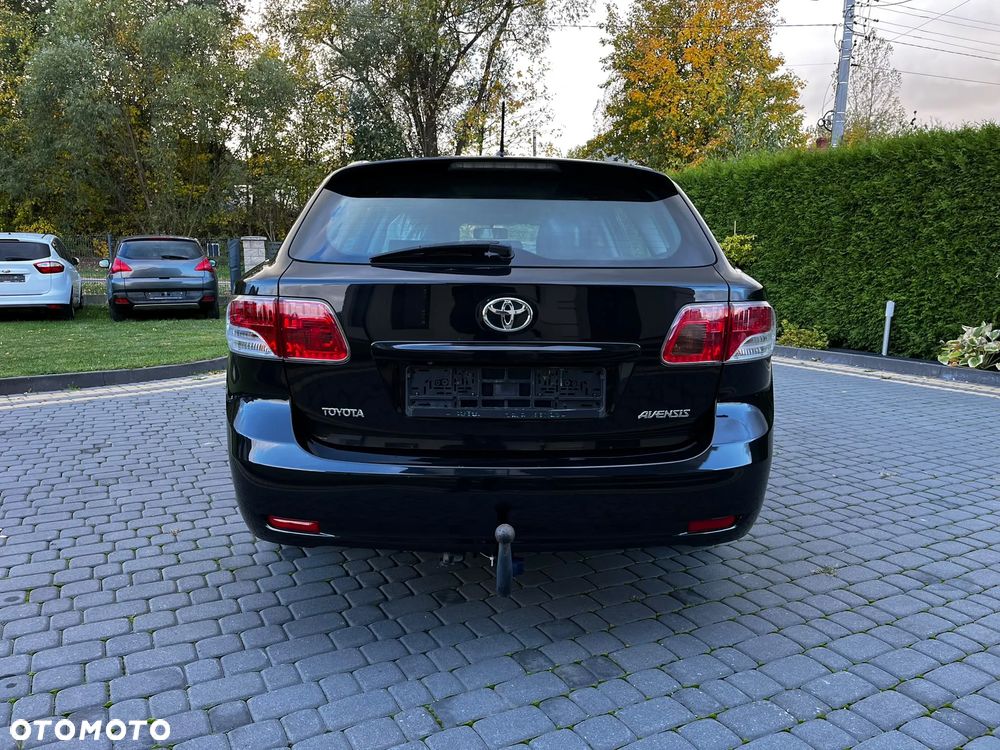 Toyota Avensis 2011 photo 4