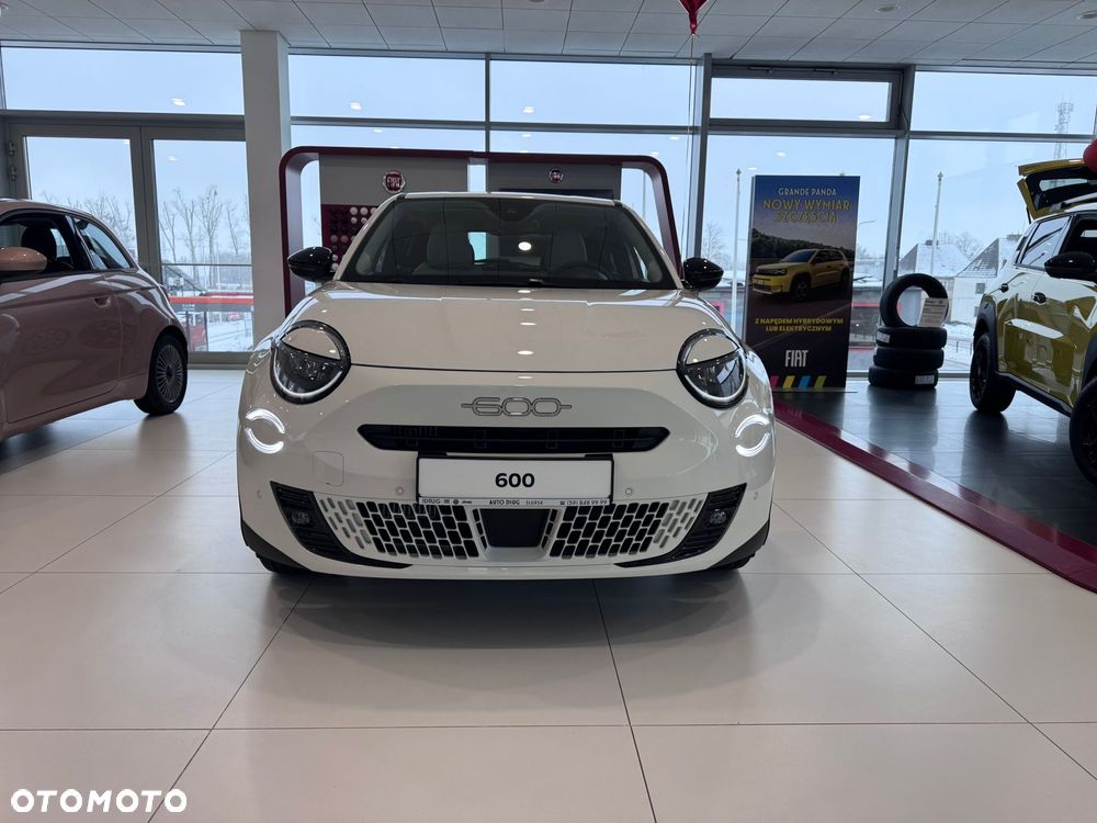 Fiat 600 1.2 Turbo Icon eDCT - 2