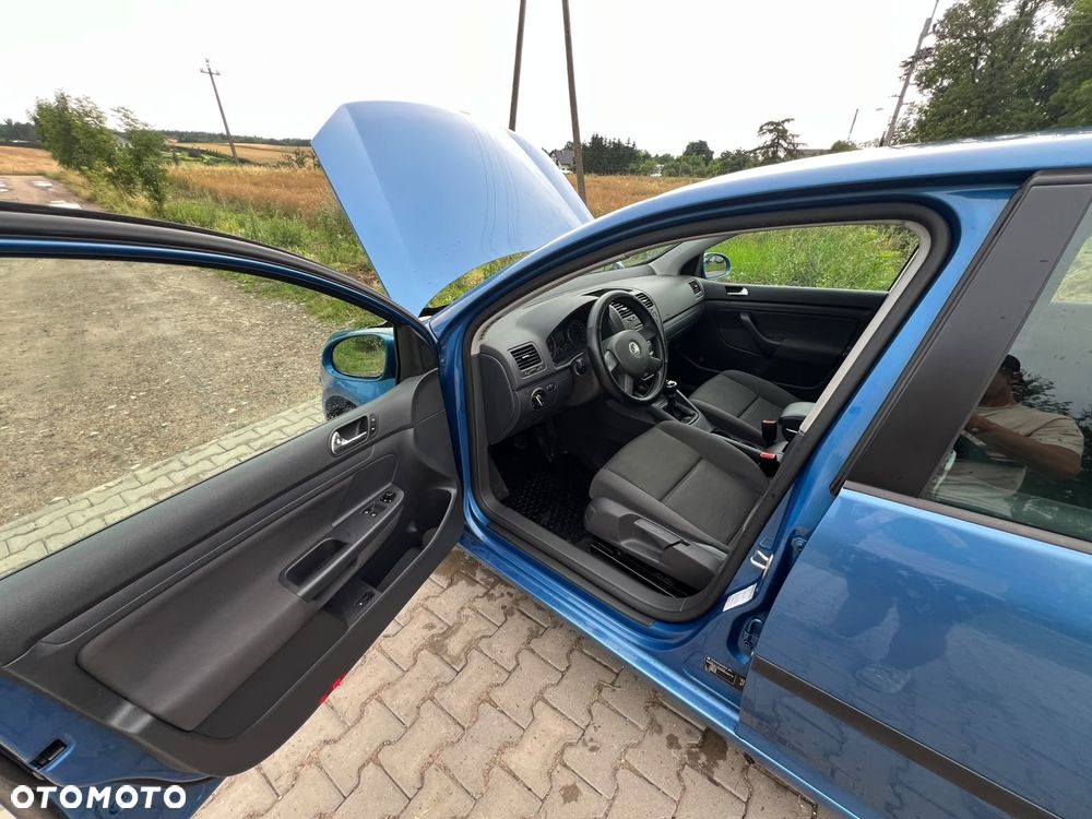 Volkswagen Golf - 25