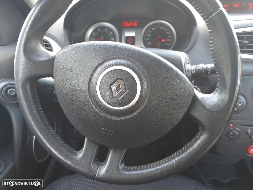 Renault Clio 1.2 16V Confort - 19