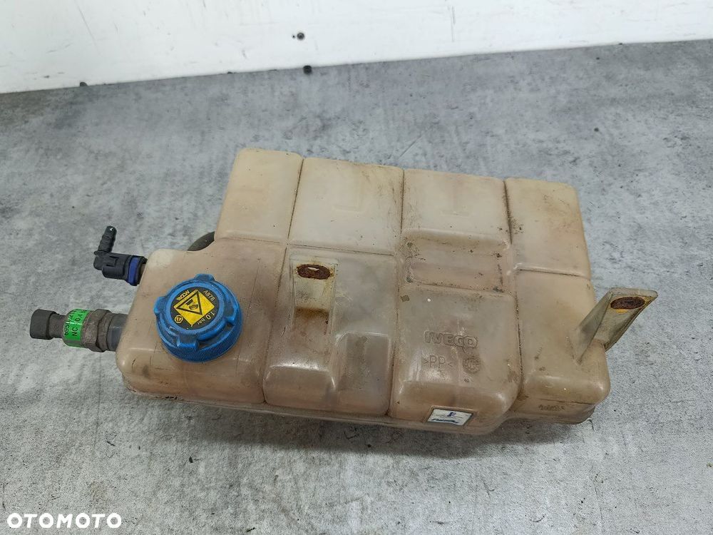 ZBIORNICZEK WYRÓWNAWCZY IVECO DAILY VI 5801255878 3.0 D - 2