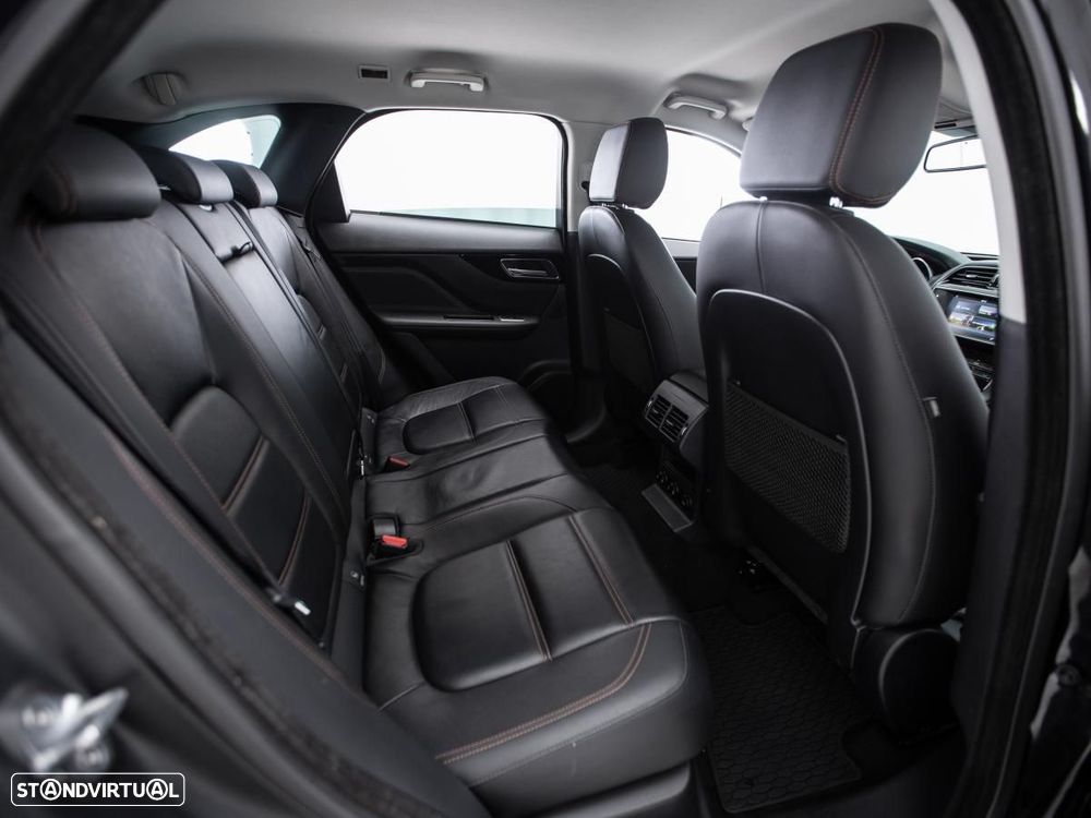 Jaguar F-Pace - 12