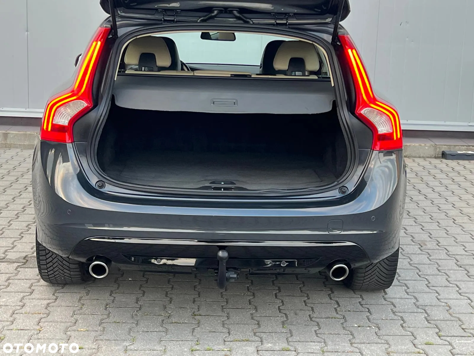 Volvo V60 D5 Summum - 17