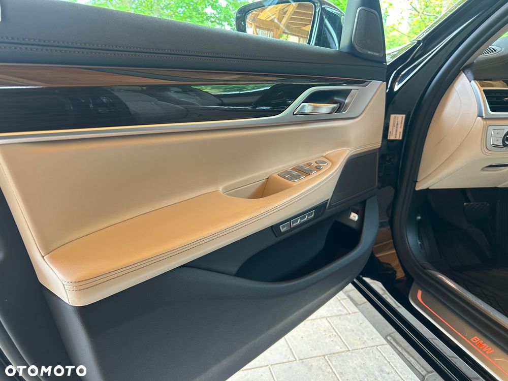 BMW Seria 7 740d xDrive - 13