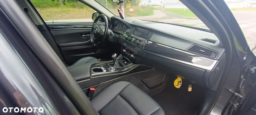 BMW Seria 5 520d Touring - 12