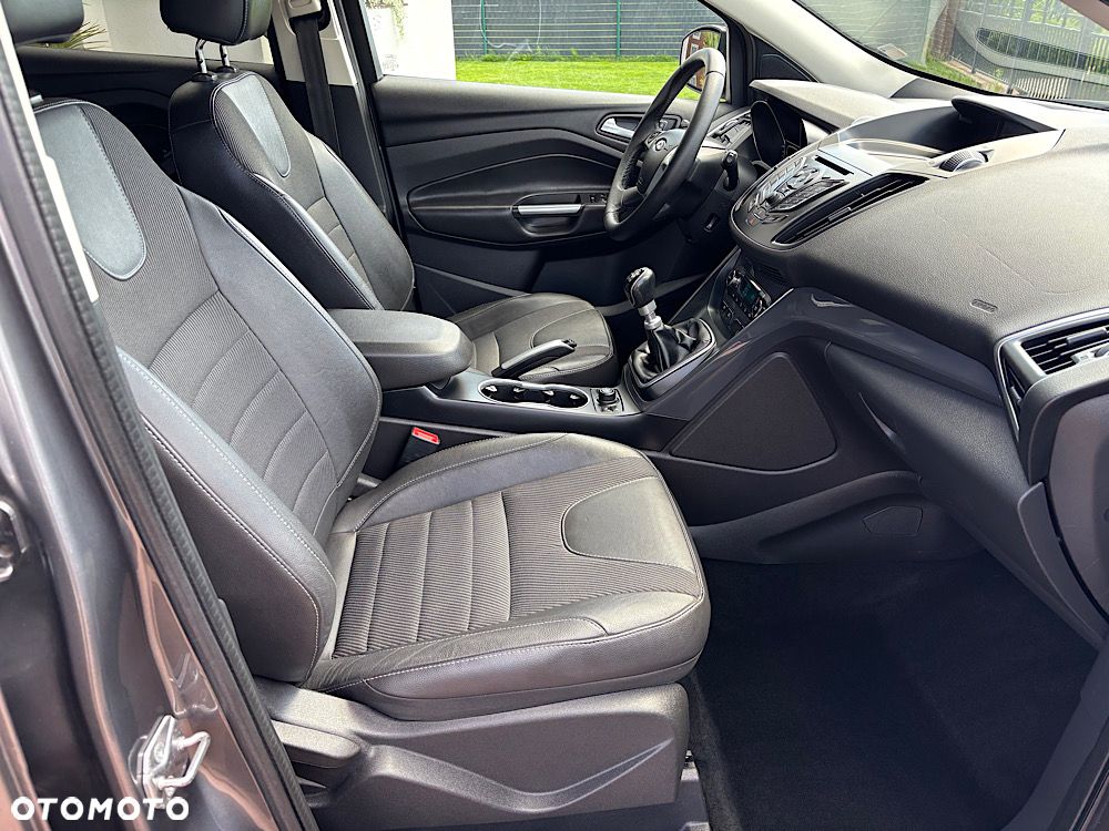 Ford Kuga 2.0 TDCi 4x4 Titanium - 26