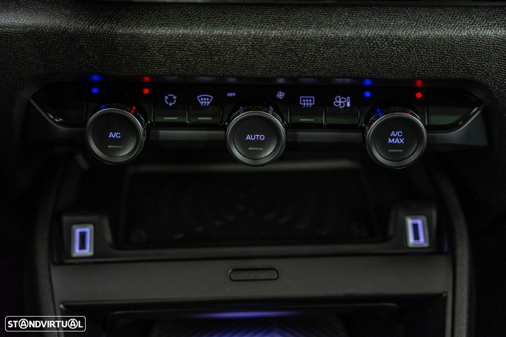 Citroën C4 X 1.2 PureTech Shine EAT8 - 28