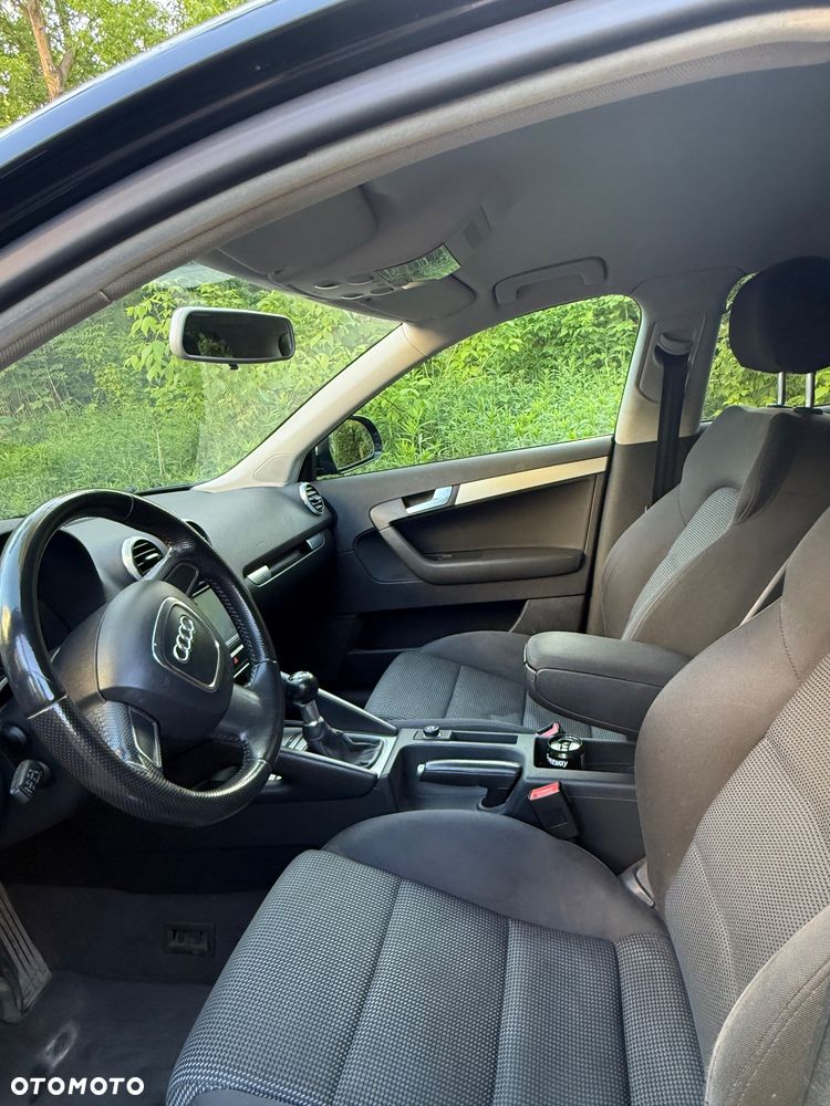 Audi A3 Sportback 1.8 TFSI Attraction - 4
