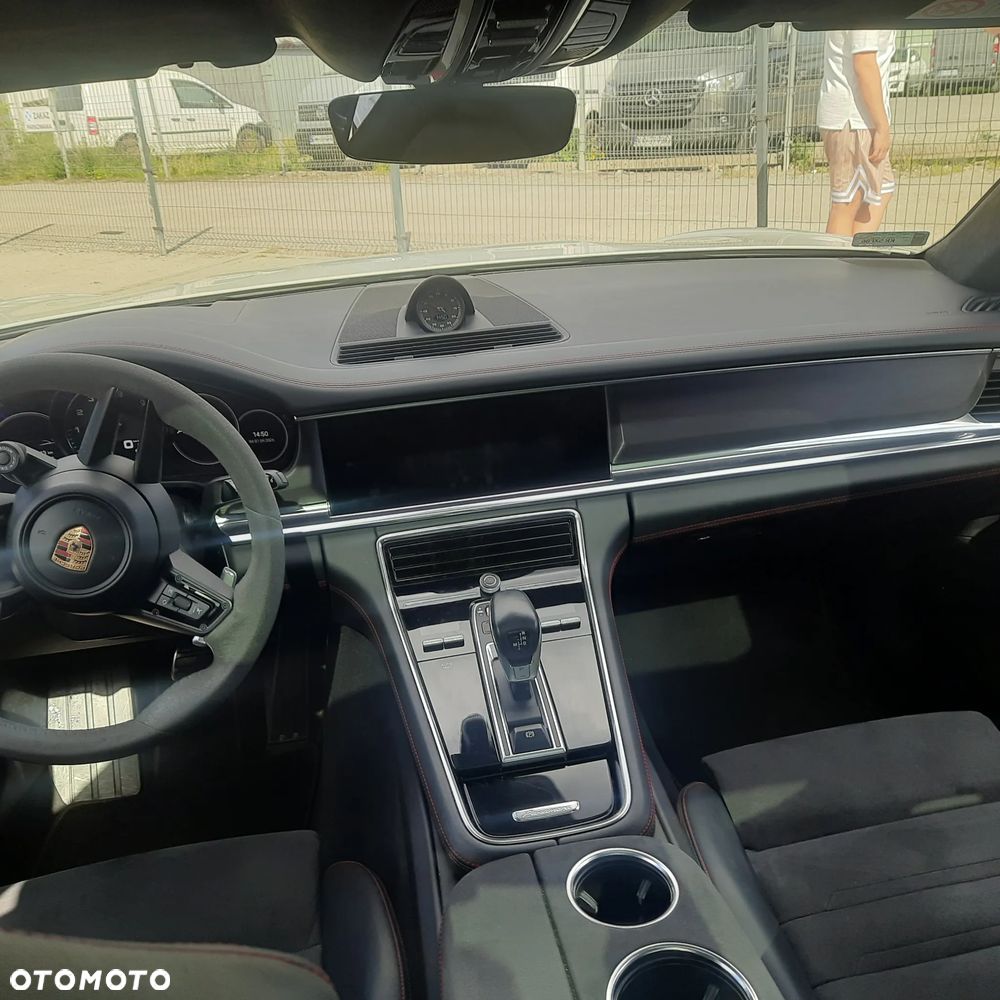 Porsche Panamera GTS - 4