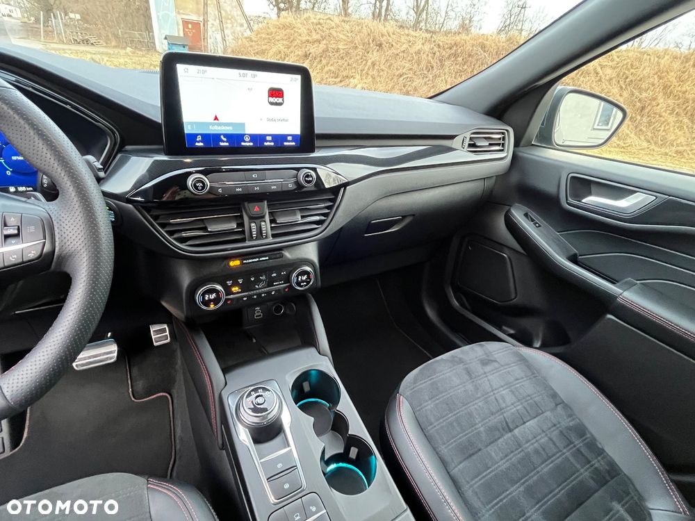 Ford Kuga 2.0 EcoBlue 4x4 ST-LINE X - 24