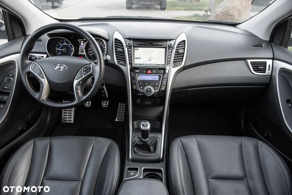 Hyundai i30 1.6 CRDi Automatik Trend - 6