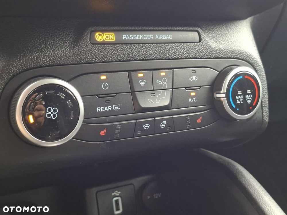 Ford Focus 1.0 EcoBoost Trend Edition Business - 26