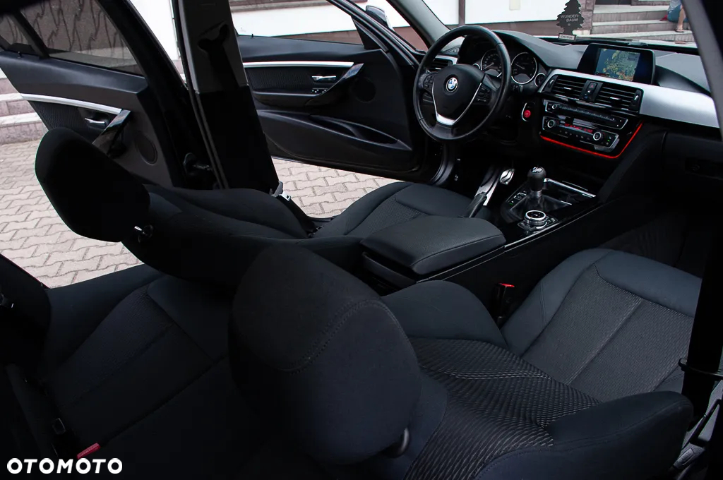 BMW Seria 3 320d Sport Line - 26
