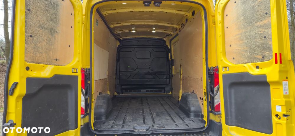 Ford Transit - 13