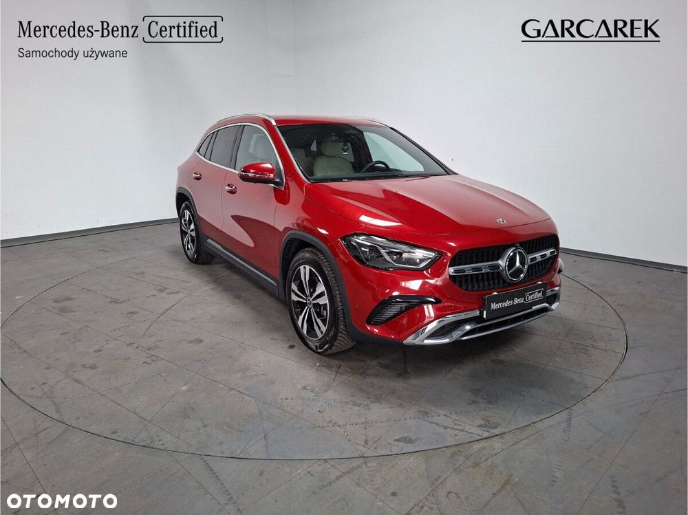 Mercedes-Benz GLA - 4