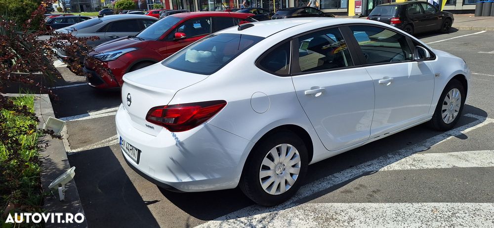 Opel Astra 1.4 Turbo ECOTEC Enjoy - 4