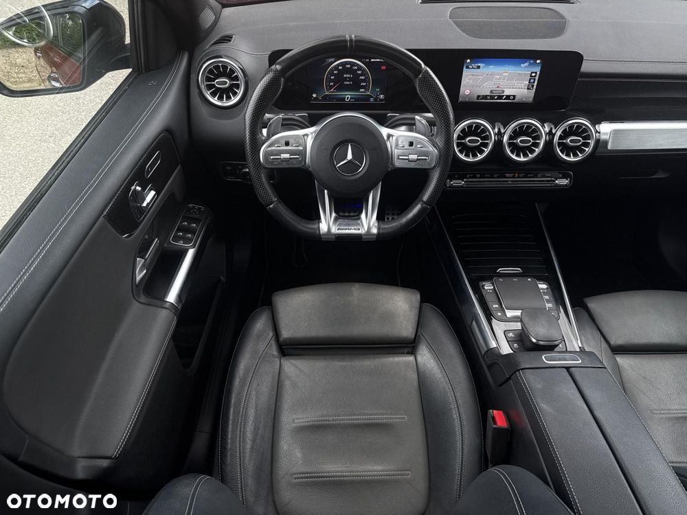 Mercedes-Benz GLB - 14
