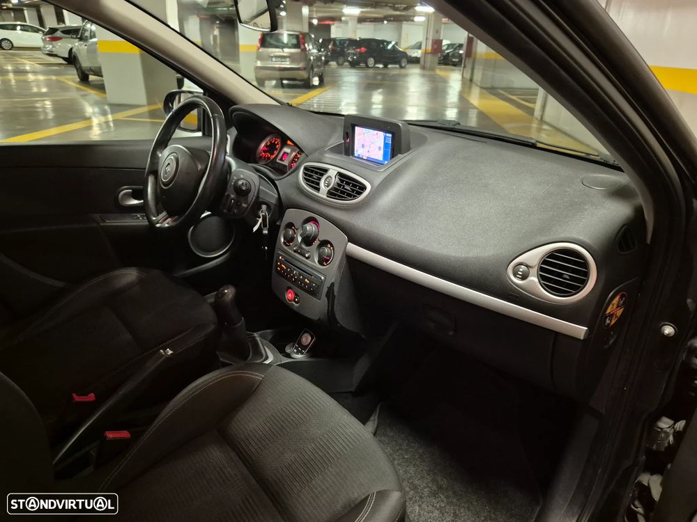 Renault Clio 1.2 16V Dynamique S - 27