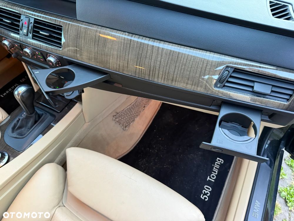 BMW Seria 5 530i - 24