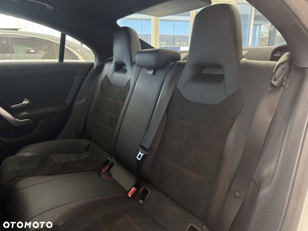 Mercedes-Benz CLA - 13