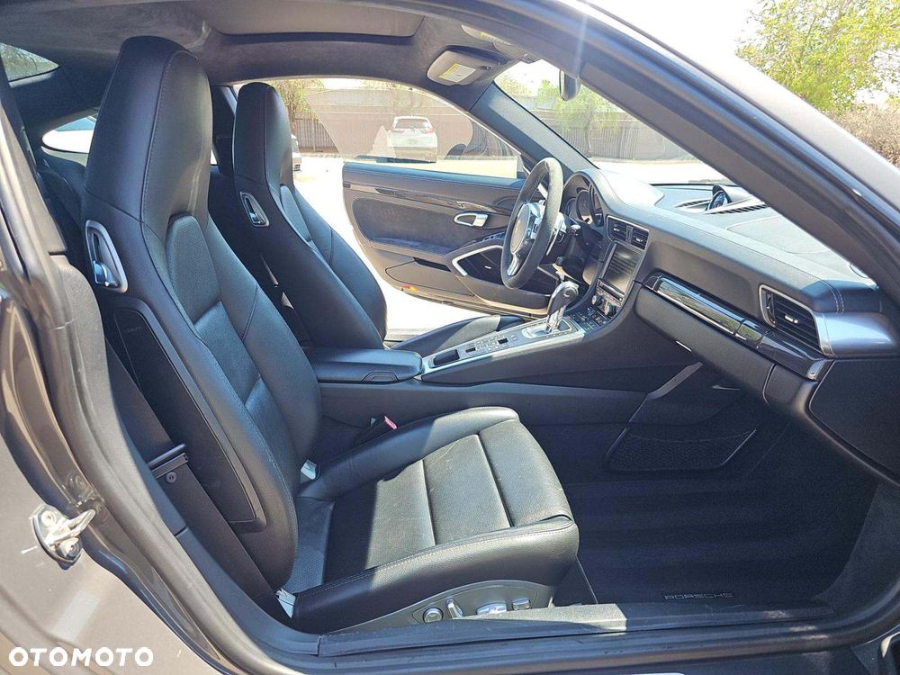 Porsche 911 Carrera 4S PDK - 8