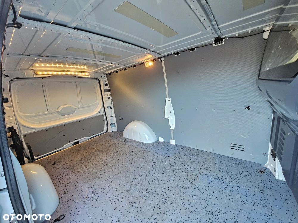 Mercedes-Benz Vito - 10