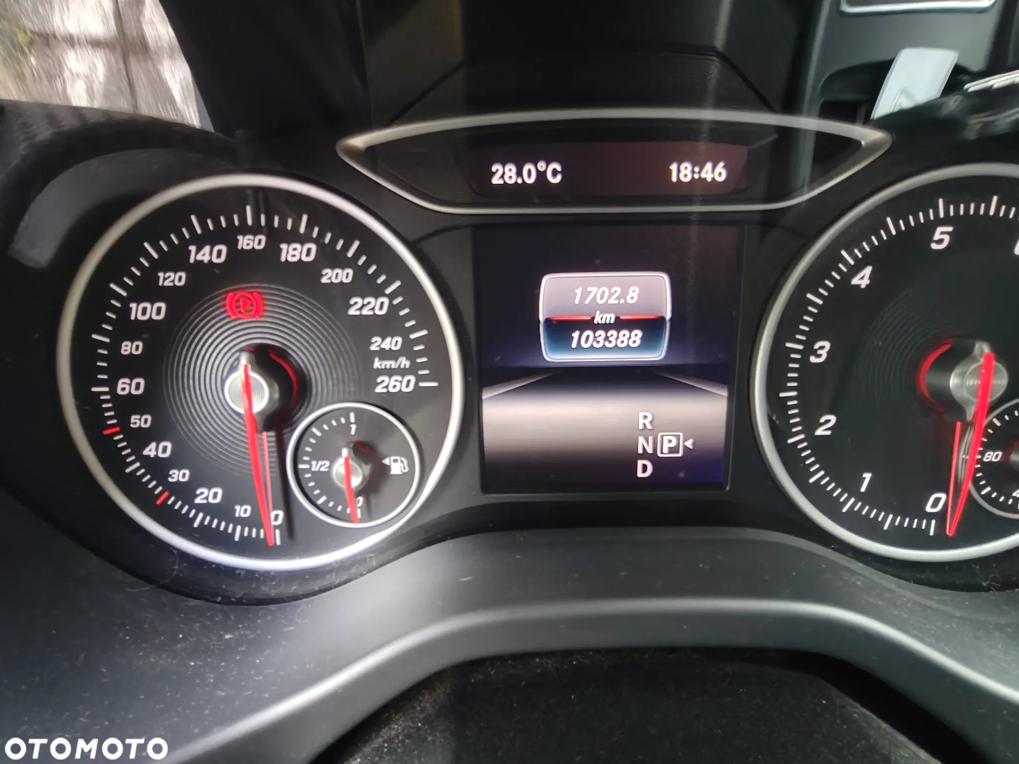 Mercedes-Benz GLA 200 7G-DCT Style - 7