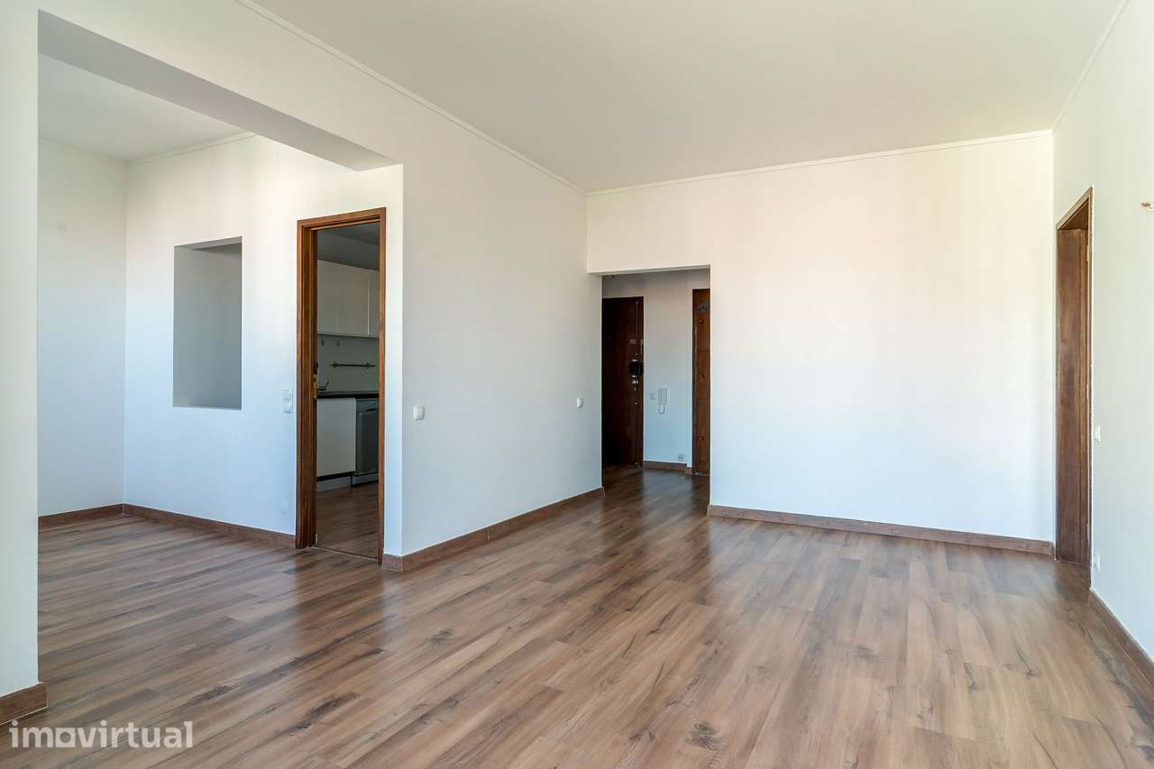Apartamento T2 na Quinta do Marquês com Elevador e Estacionamento comu - Grande imagem: 5/25